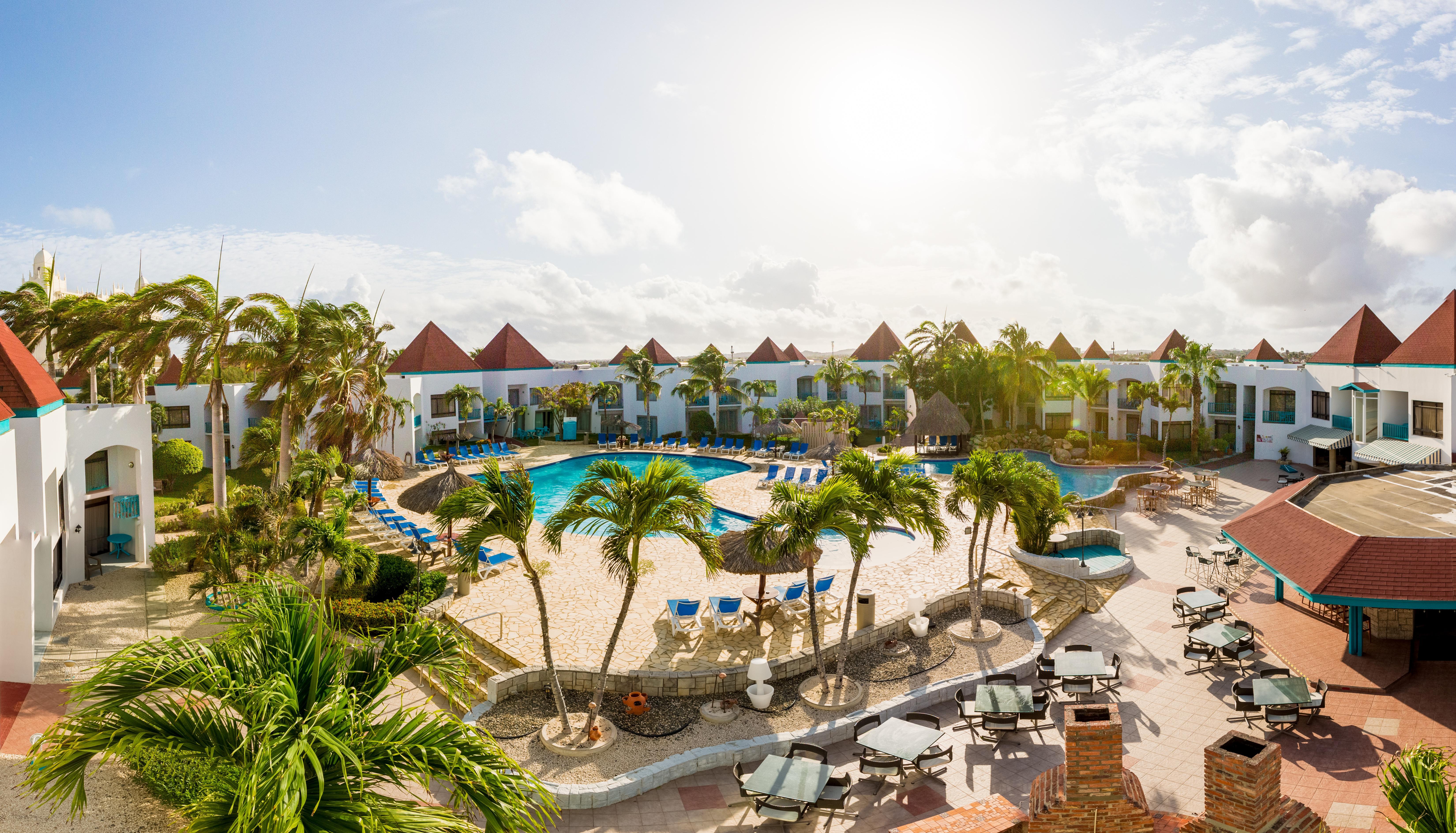 Courtyard By Marriott Aruba Resort Palm Beach Exterior photo